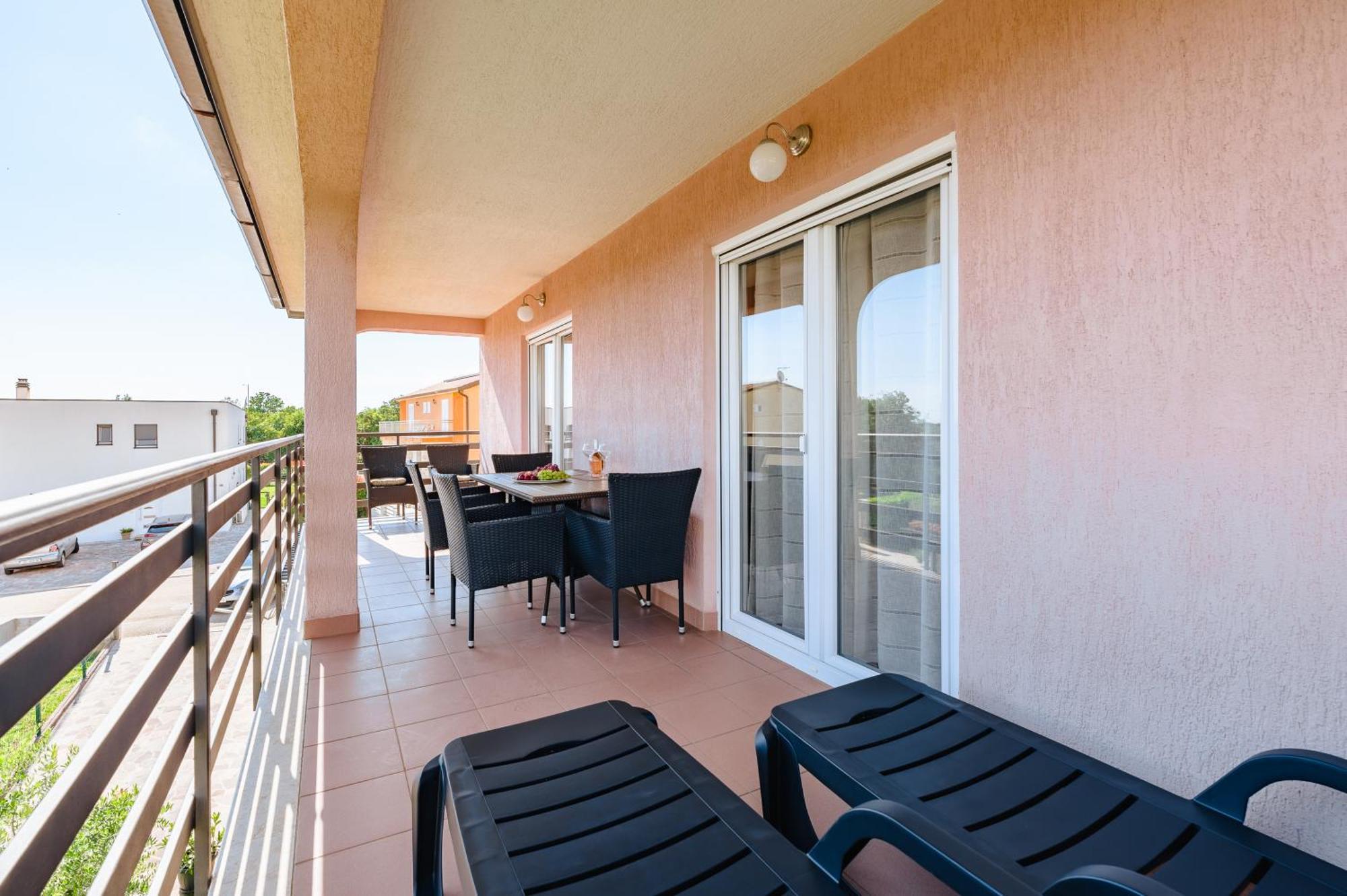 App D Comfort Umag Exteriör bild